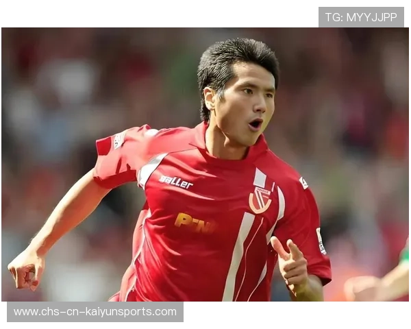 邵佳一在迪拜集训现场重点考察谢文能的边路突破